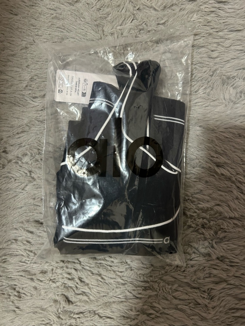 ALO Yoga Black Sports Bra and Leggings with White Piping - Picture 4 of 4
